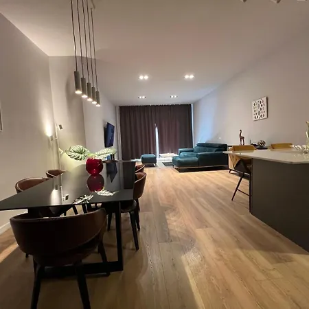 Dinora Exclusive * Makarska