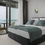 Dinora Exclusive Апартаменты Макарска