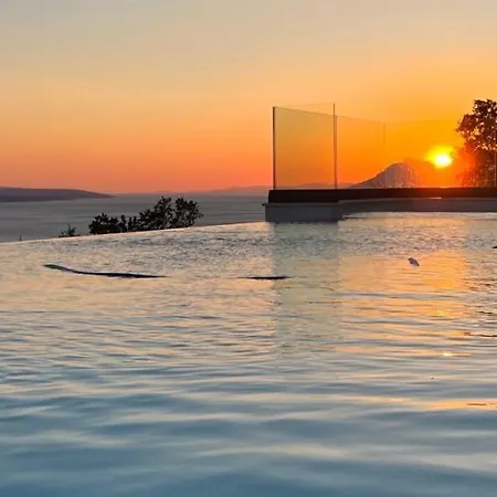 Dinora Exclusive * Makarska