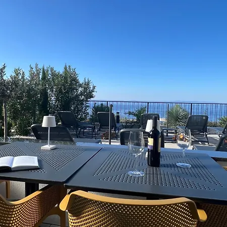 Dinora Exclusive * Makarska