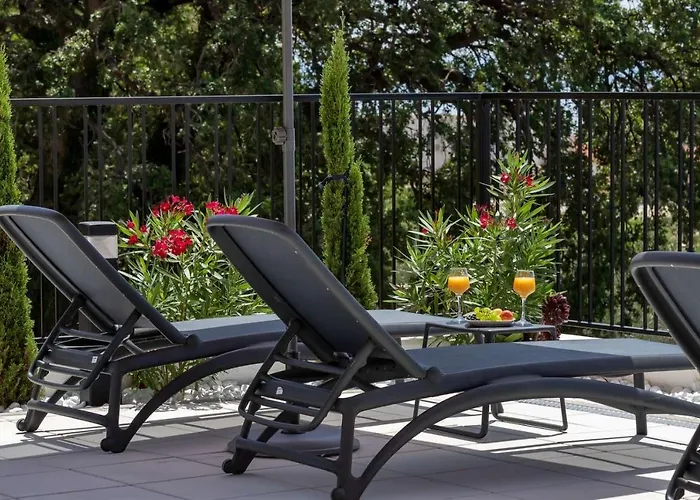 Dinora Exclusive * Makarska