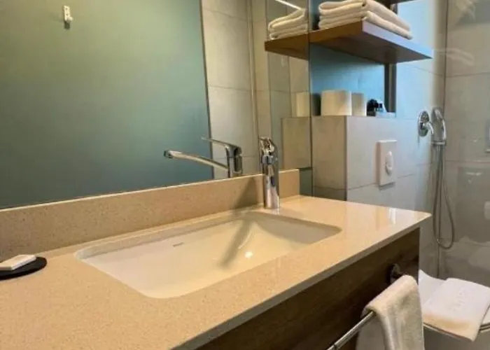 Dinora Exclusive Макарська