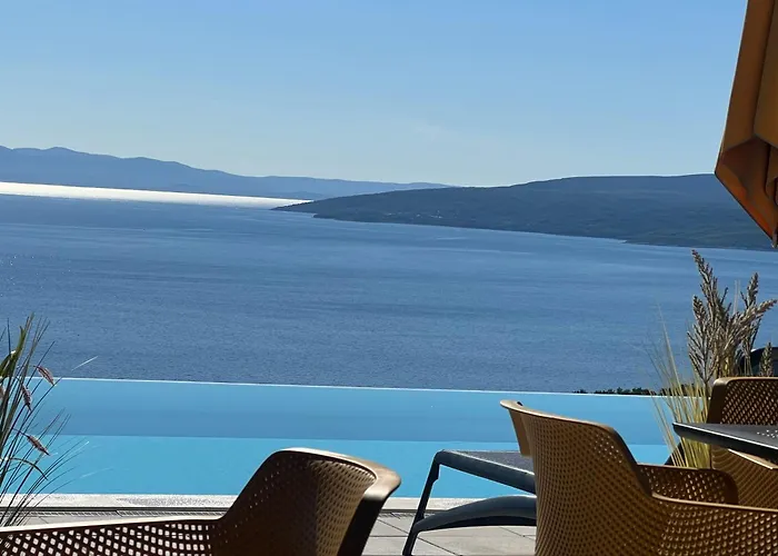 Апартаменти Dinora Exclusive *