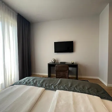 Dinora Exclusive Makarska