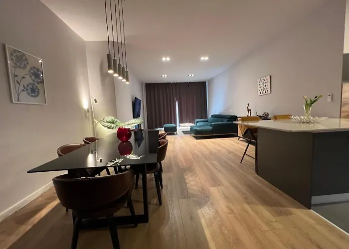 Dinora Exclusive * Makarska