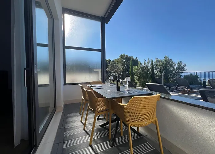 Dinora Exclusive * Makarska