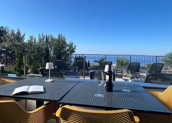 Dinora Exclusive * Makarska